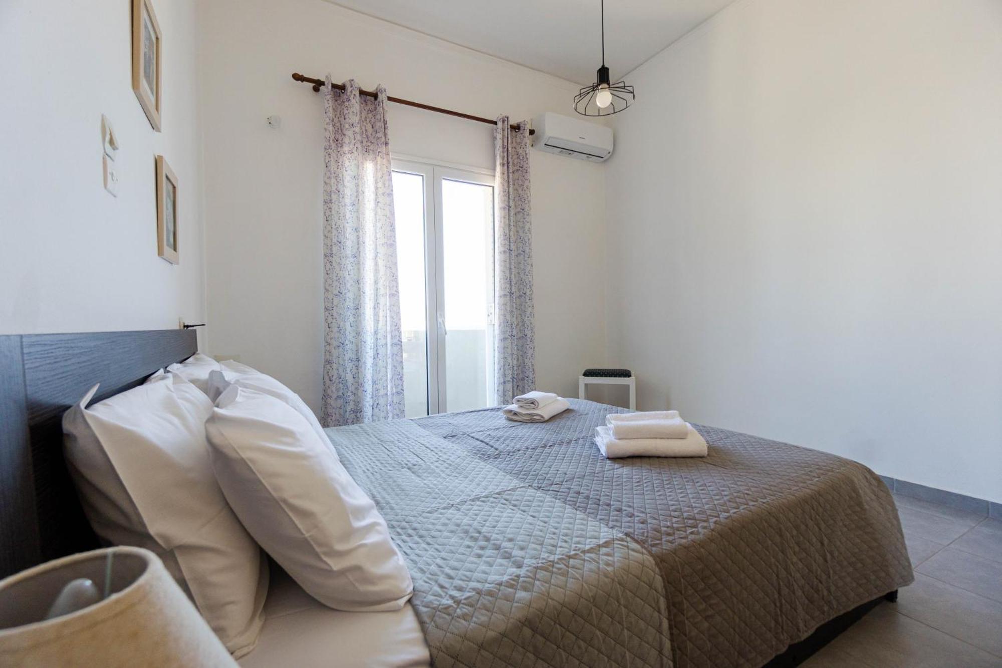 Spacious Cozy Seaview In *