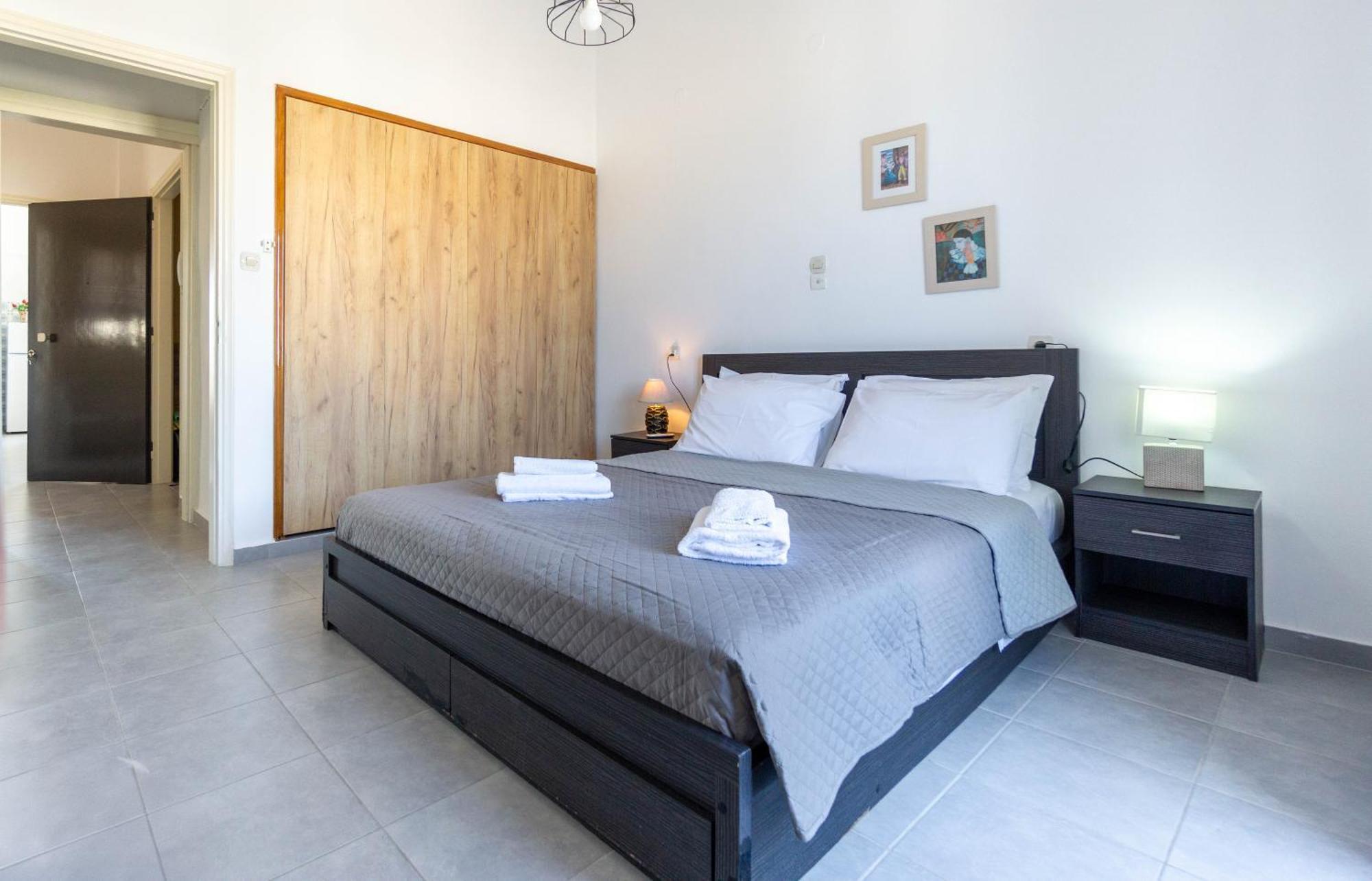 Spacious Cozy Seaview In *
