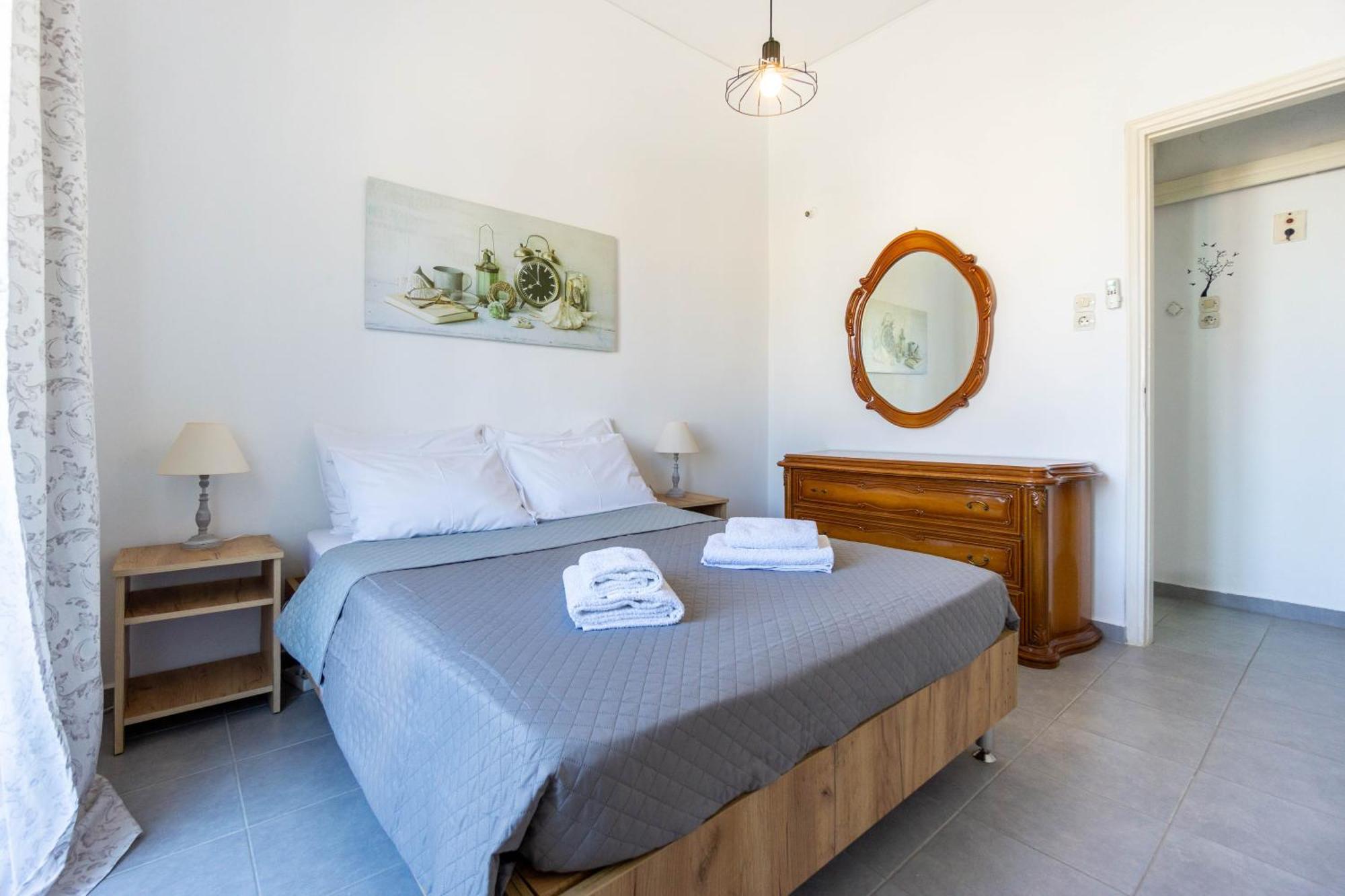 Spacious Cozy Seaview In *